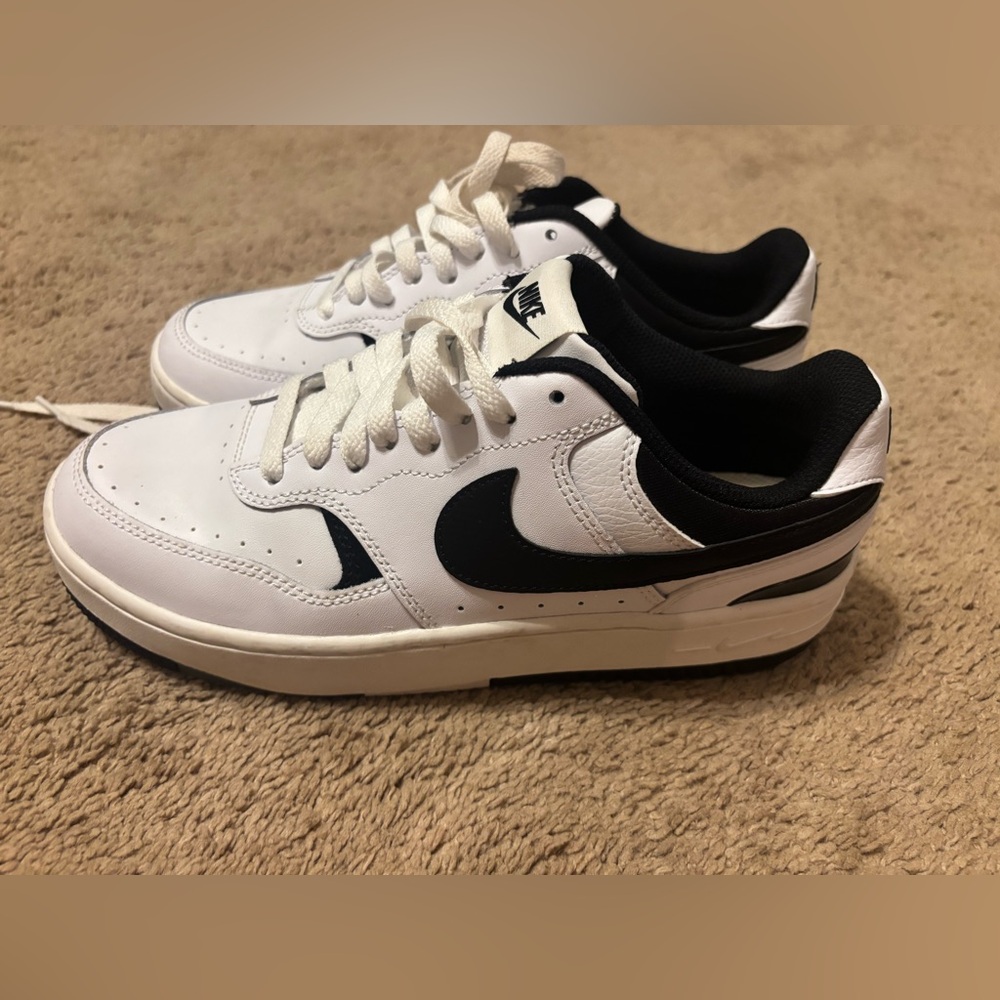 Nike Women’s- Gamma Force Classic White and Black Sneakers size 9
